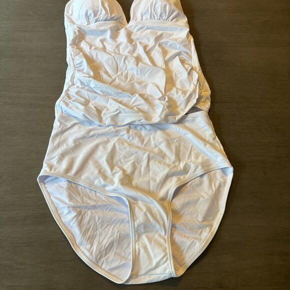 B2prity Halter White Two Piece Swimsuit w/Tummy Control Size Large - Picture 2 of 4